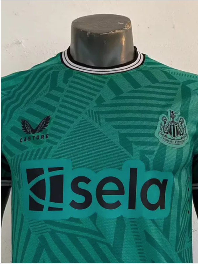 Newcastle extérieur 23-24