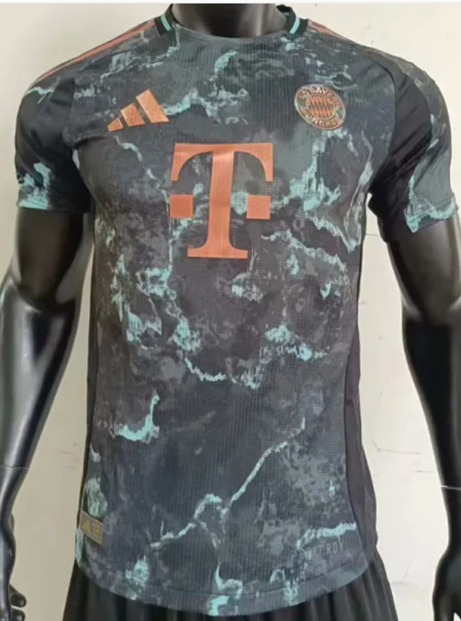 24/25 Bayern Away
