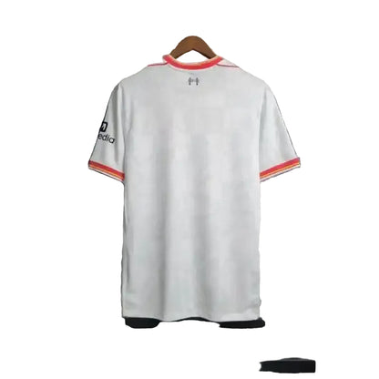 Tercera equipación del Liverpool 24/25